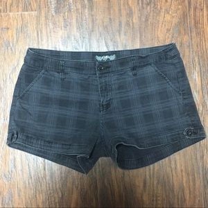 ✨YMI✨ Black Pinstriped Shorts 5/$25